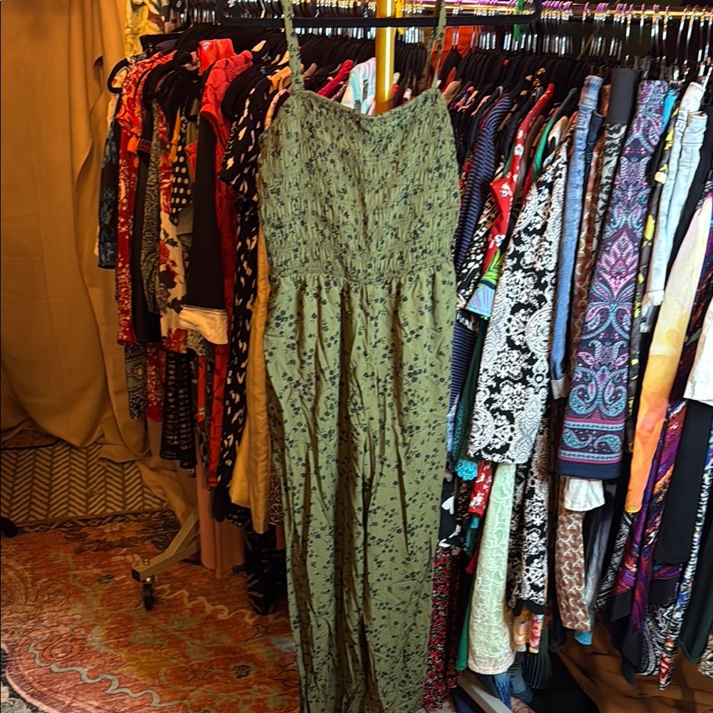 GAP Green Jumpsuit Relaxed Fit Earthy Elegance